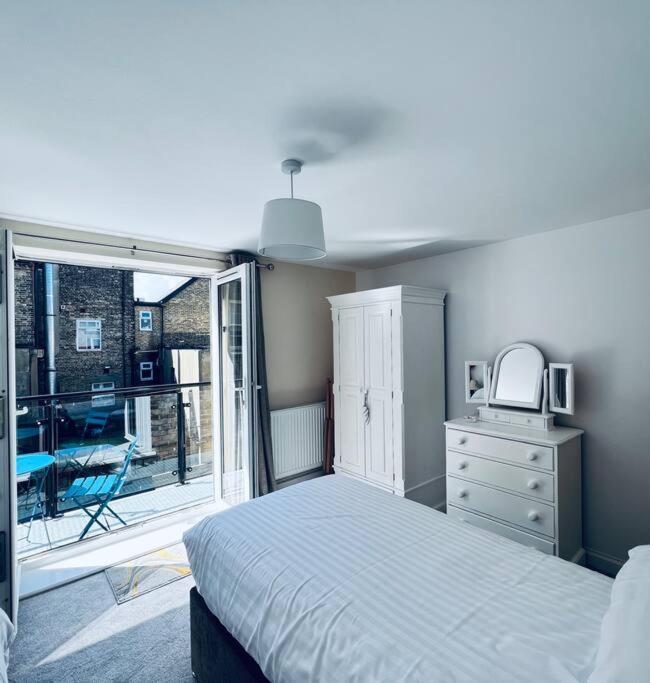 100 Steps To Broadstairs Beach - 2 Bedroom 3 Beds Bagian luar foto