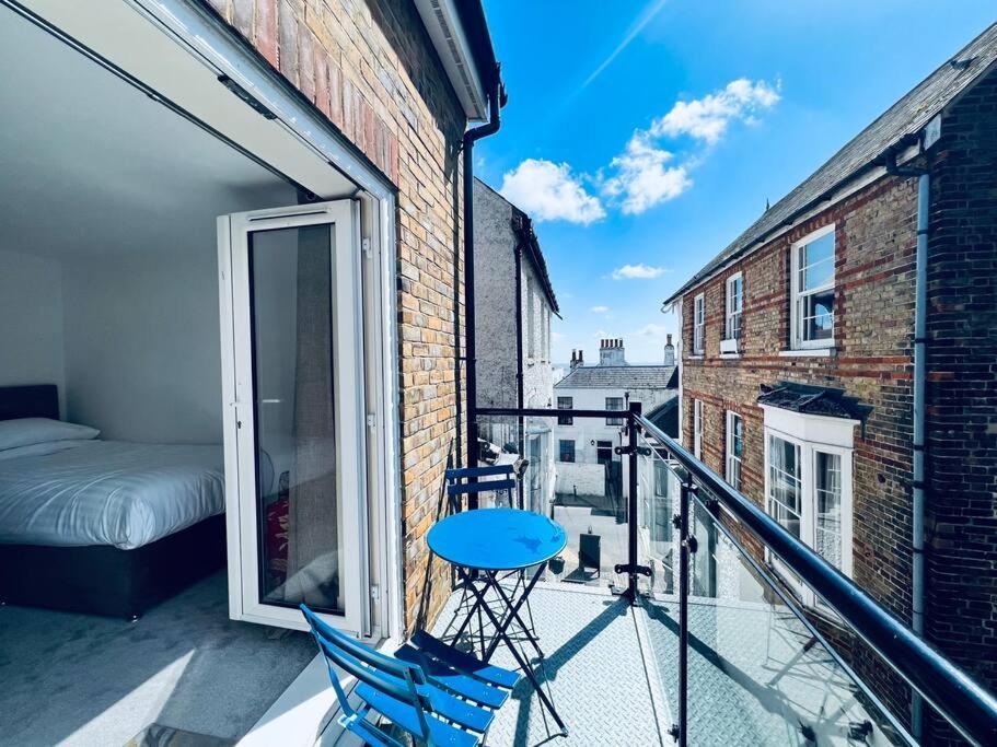 100 Steps To Broadstairs Beach - 2 Bedroom 3 Beds Bagian luar foto