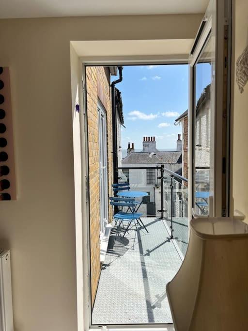 100 Steps To Broadstairs Beach - 2 Bedroom 3 Beds Bagian luar foto